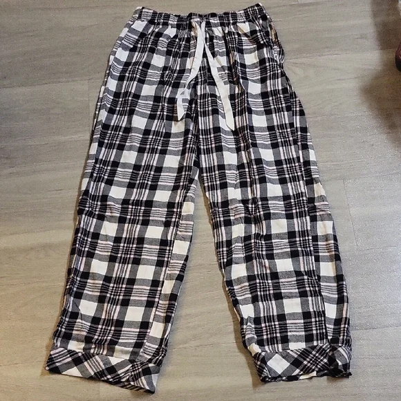Victoria's Secret Black and White And Pink Plaid Pants - Picture 1 of 5